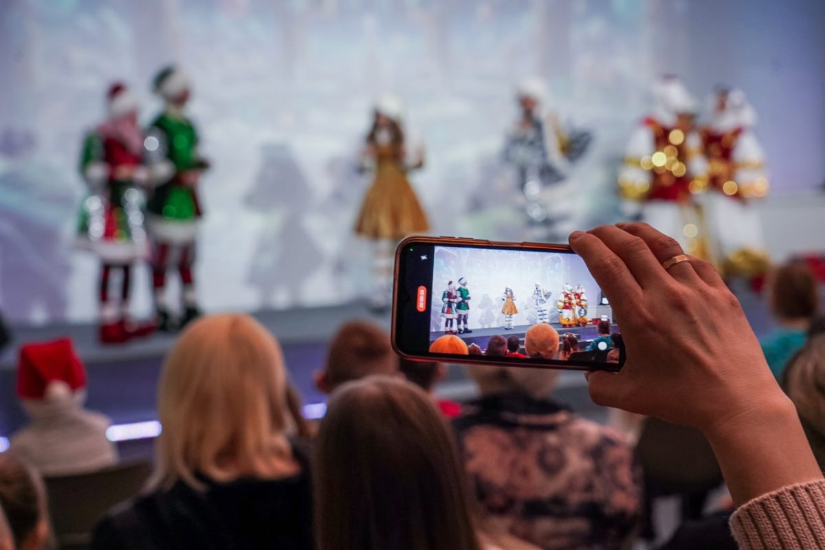 В Доме народного единства провели новогоднее шоу для детей&nbsp;СВО