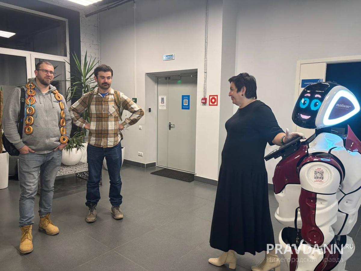 Наш спецкорреспондент сразу привлек внимание гостей