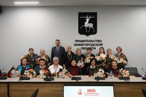 Тринадцати матерям воинов СВО вручили почетный знак «Признание»