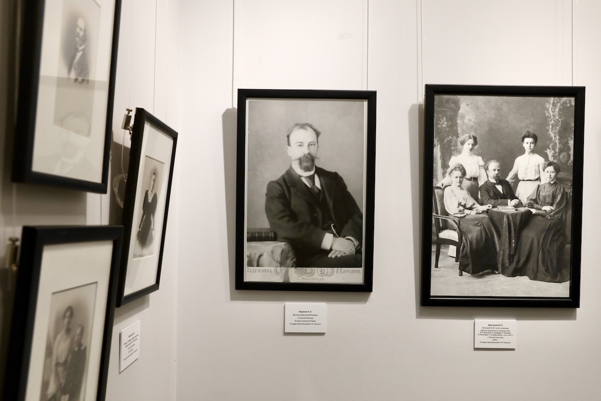 Фото А.О. Карелина "Василий Юльевич Виллуан " в экспозиции выставки "Фотоаппарат в руках музыканта"