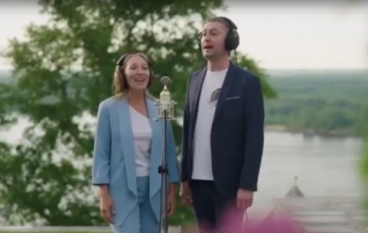 Авторы клипа решили не разбивать творческий дуэт нижегородцев