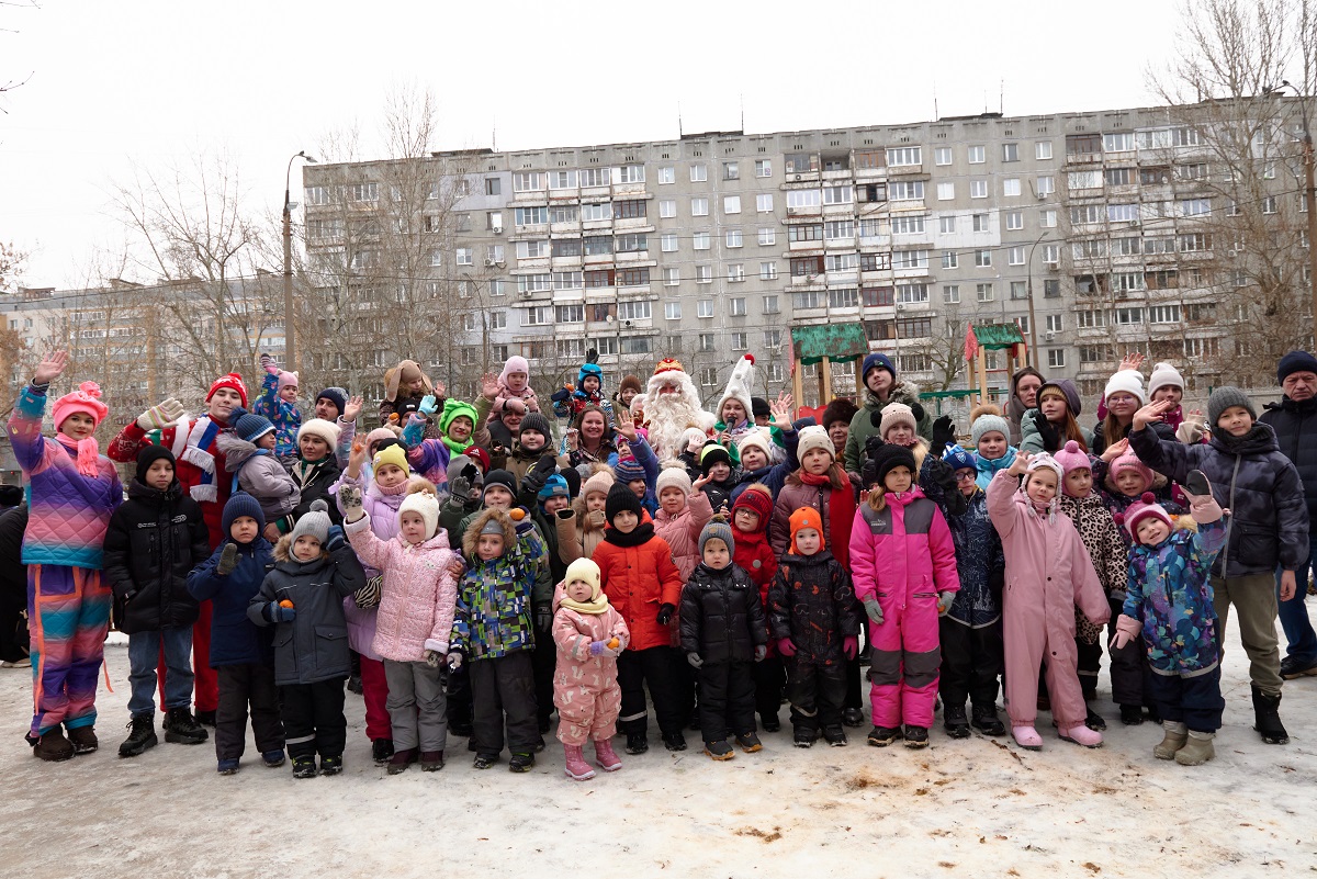 Соцучастковые дали старт новогодним ёлкам во дворах Нижнего Новгорода