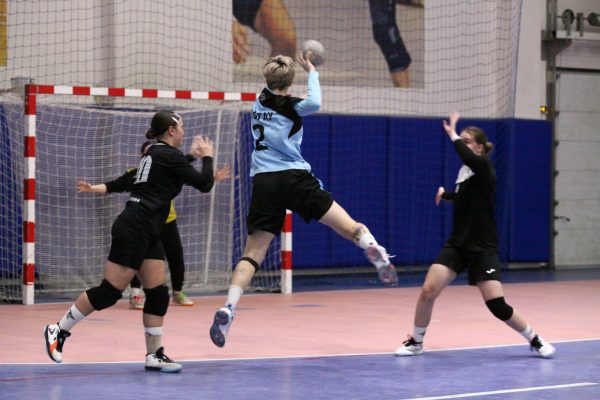 Гандболистки нижегородского «Витязя» уступили в Санкт-Петербурге