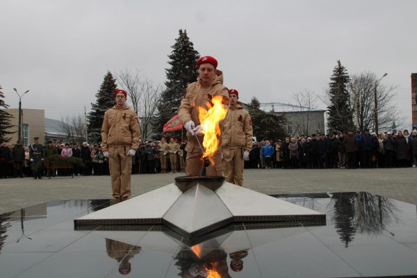 В селе Гагино открыли мемориал и зажгли Вечный огонь ко Дню Героев