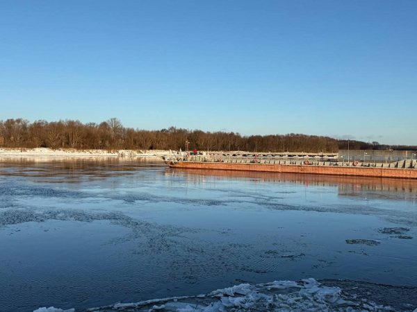 Переправа через Оку в Павлово пострадала из-за ледохода