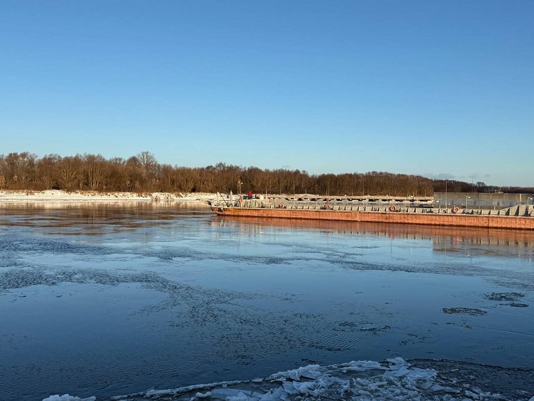 Переправа через Оку в Павлово пострадала из-за ледохода