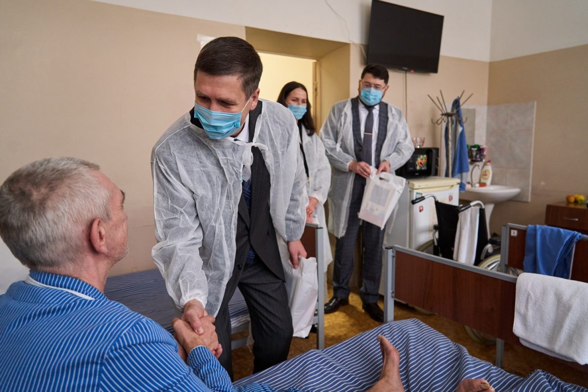 Участников СВО в госпиталях Нижегородской области поздравляют с Новым&nbsp;годом