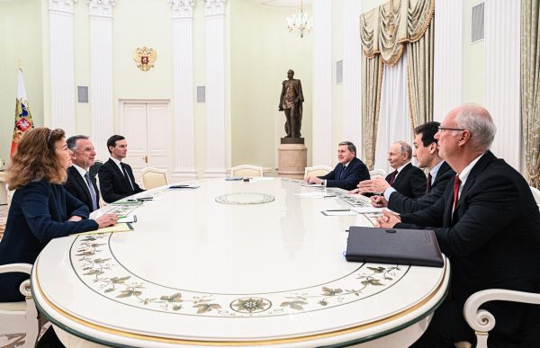 Переговоры по мирному урегулированию на Украине завершились в Москве