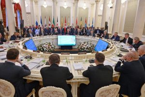 Малков обсудил меры для роста инвестиций на заседании комиссии Госсовета