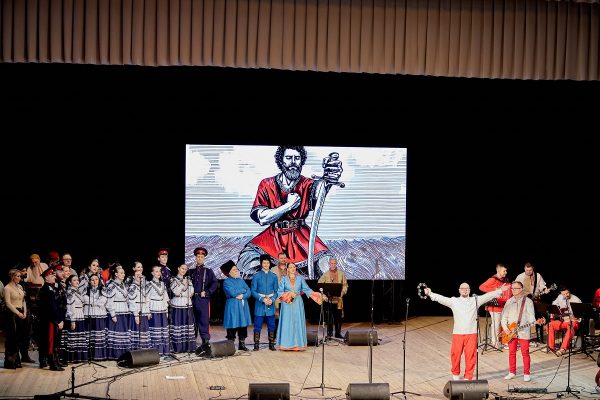 «Ой, то не вечер»: в Нижнем Новгороде прошла премьера масштабного фолк-рок-проекта о Степане Разине
