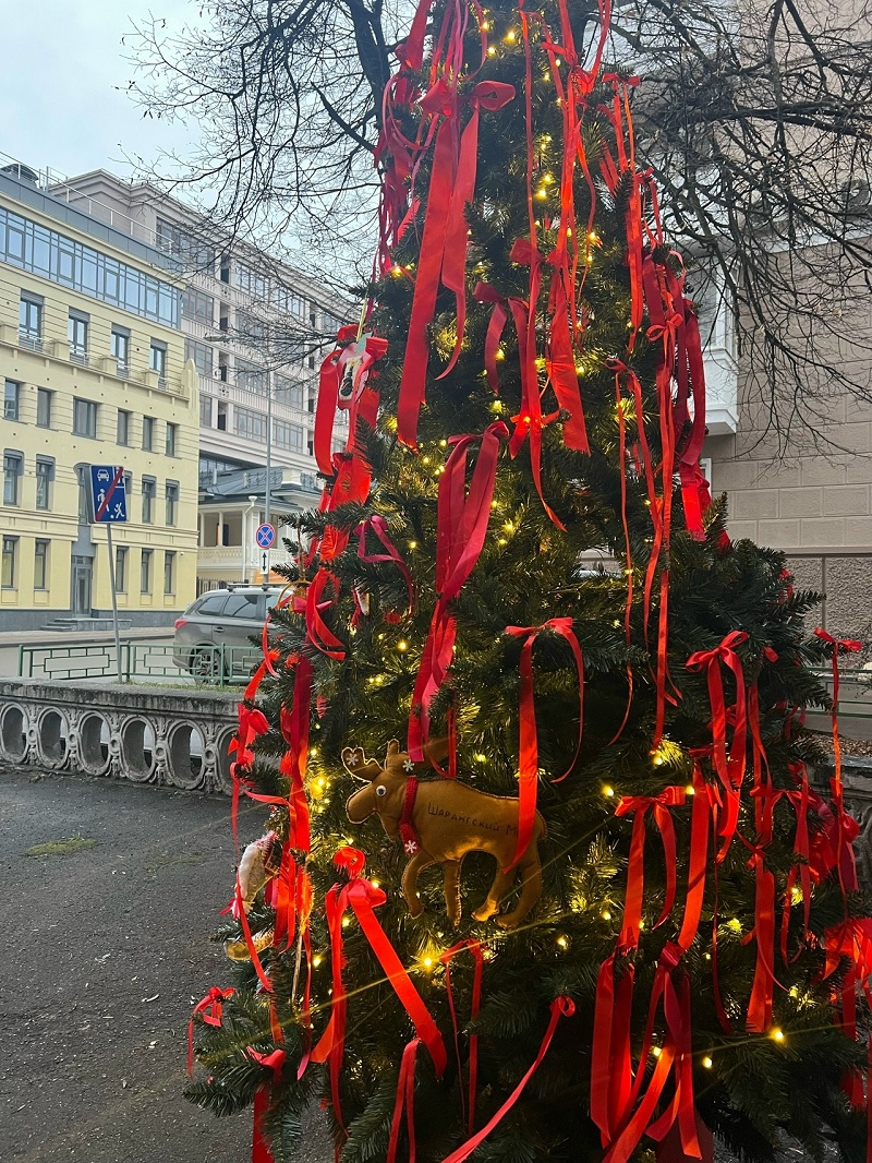 Ёлку украсили работы мастеров, присланных из всех районов Нижегородской области