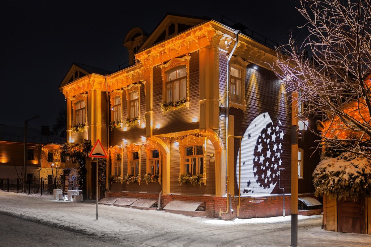 «Заповедные кварталы» выпустили аудиогид для прогулки у церкви Трёх Святителей