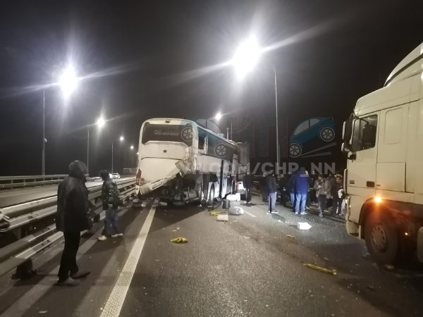 Массовое ДТП с участием двух автобусов произошло на трассе М‑12