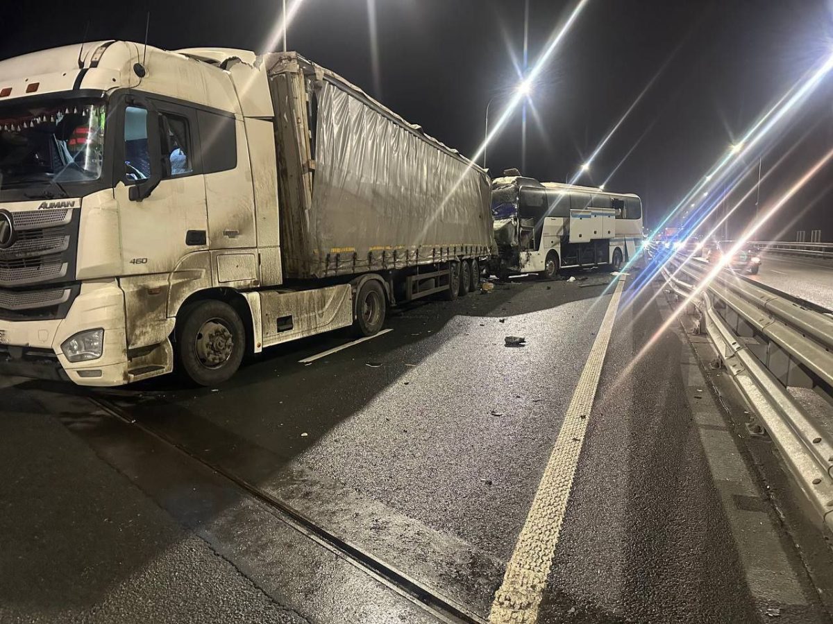 Уголовное дело возбудили из-за крупного ДТП с автобусами на трассе М‑12