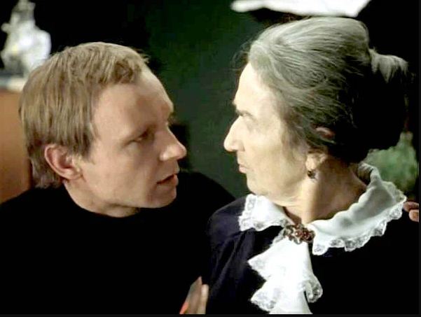 Психолог Морозова объяснила, может ли маменькин сынок стать счастливым