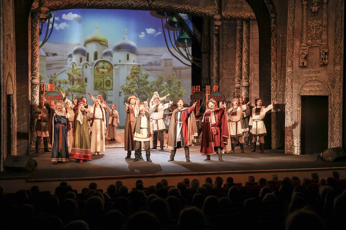 В театре «Комедiя» прошло торжественное мероприятие, посвященное Дню героев Отечества