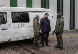 Дом народного единства передал бойцам СВО грузопассажирский автомобиль