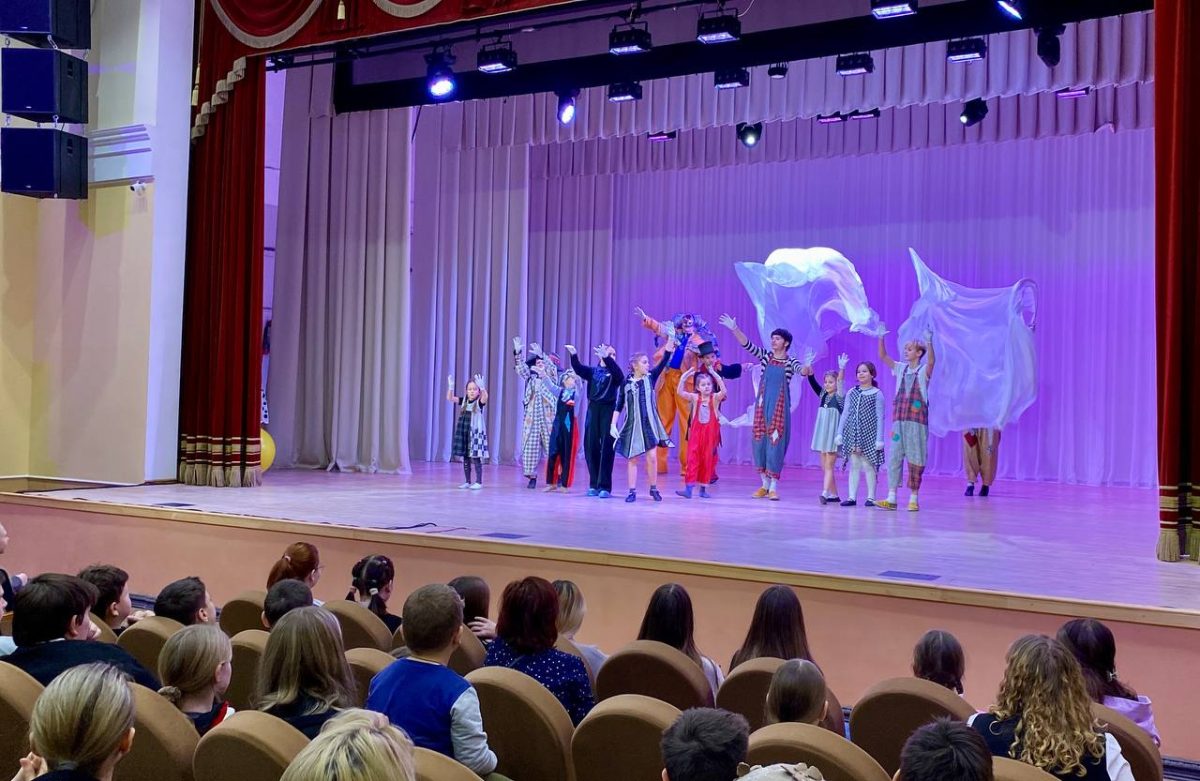 В Первомайске провели иммерсивный спектакль для 200 человек