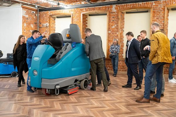 От швабры к технике: когда и почему стоит купить поломоечную машину