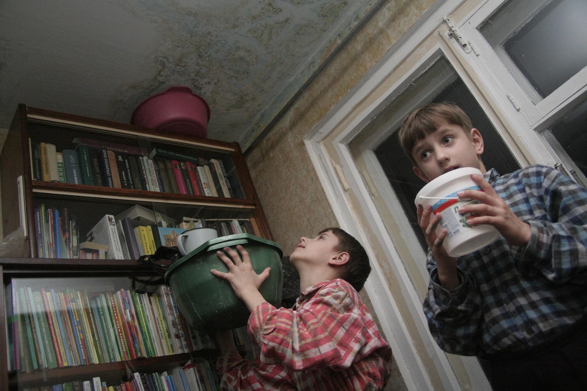 Квартиру нижегородца заливает несколько лет подряд