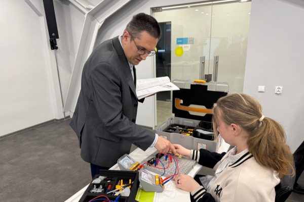 Новый подход к обучению учителей физики разработали в Мининском университете