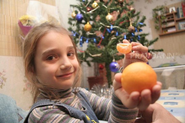 В Роспотребнадзоре рассказали, как выбрать икру и мандарины на Новый&nbsp;год