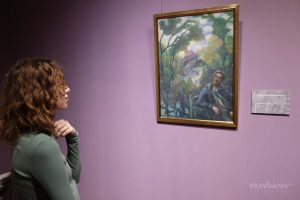 Передача коллекции «Голубая роза» НГХМ