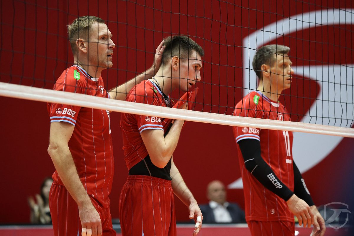 Волейболисты «Горького» в трёх партиях уступили в Москве «Динамо»