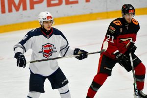 «Чайка» в повторном матче снова уступила «Омским Ястребам»