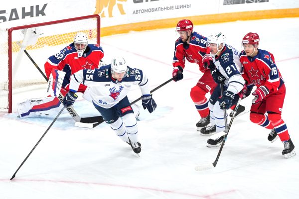 В КХЛ нижегородцы по буллитам одолели в Москве ЦСКА