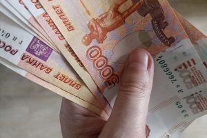 Финэксперт Вохмятина рассказала, что банки начали проверять переводы родным