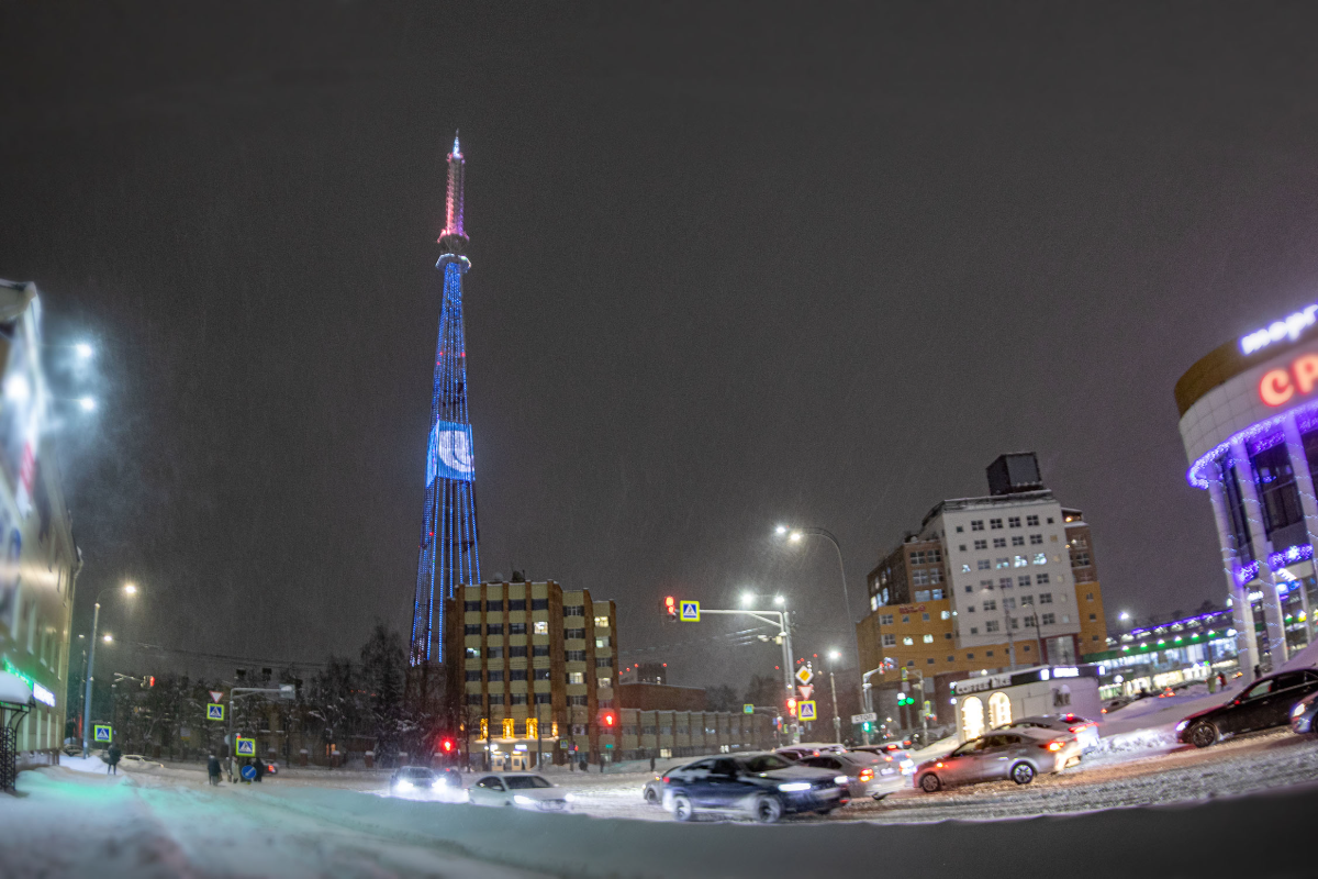 На Нижегородской телебашне зажгли праздничную подсветку к юбилею ННГУ