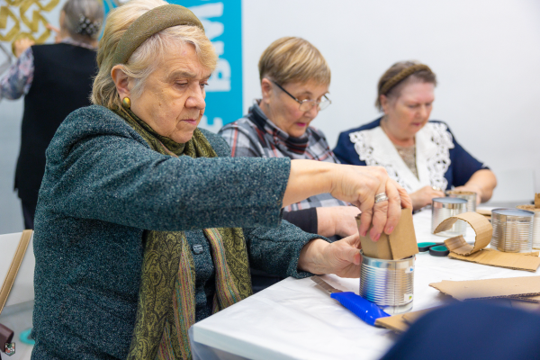 Мастер-классы в поддержку бойцов СВО провели нижегородские соцучастковые