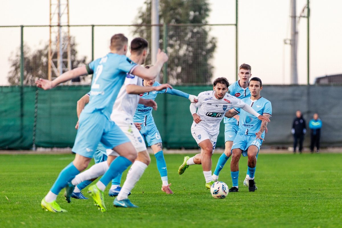 В первом контрольном матче года ФК «Пари НН» уступил «Челябинску»