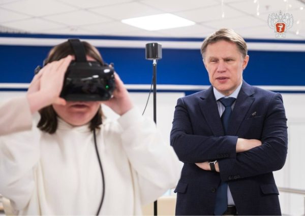 Министр здравоохранения РФ исполнил мечту юной нижегородки