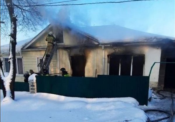 Двухквартирный дом загорелся в Сергаче