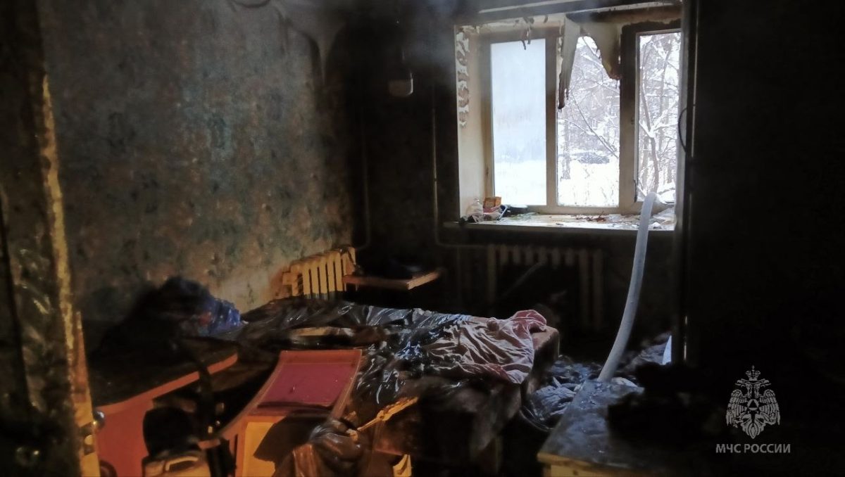 25 человек эвакуировали из дома на улице Бориса Корнилова из-за пожара