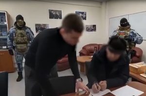 Надели наручники, забрали рюкзак: бывшего замглавы Сарова Щербака заподозрили в финансировании экстремистов