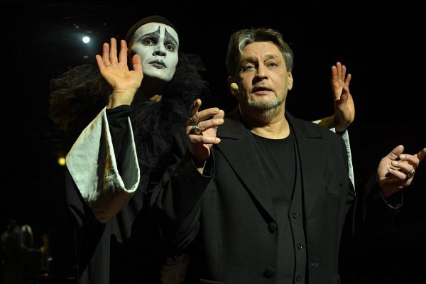 Александр Домогаров: «Время бурь рождает новых героев»