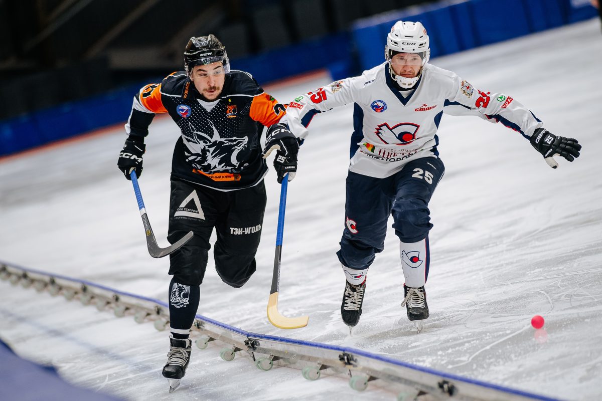 Крупное поражение в Кемерове потерпели хоккеисты нижегородского «Старта»