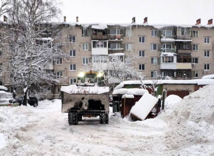 «Нижэкология-НН» помогает расчистить подъездные пути к контейнерным площадкам