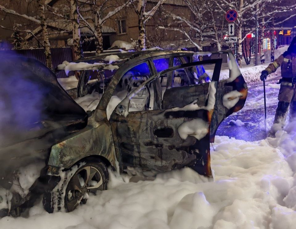 Автомобиль загорелся на ходу в ЖК «Новая Кузнечиха»