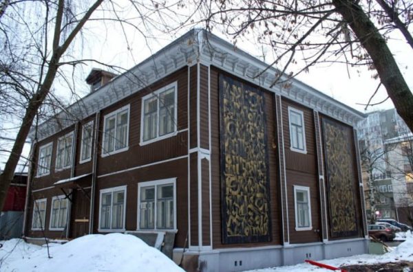 Работа Покраса Лампаса «Огонь, выйди вон» вернулась на дом в Нижнем Новгороде