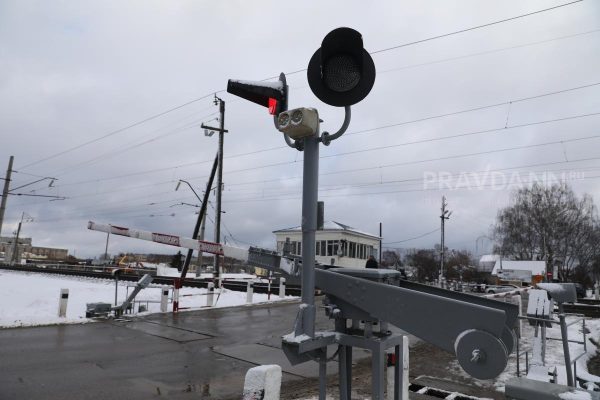 Восемь автомобилей столкнулись с поездами на переездах Горьковской магистрали
