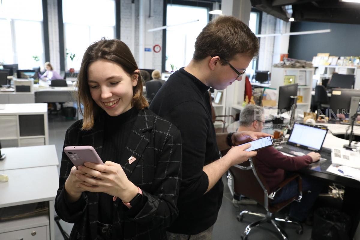 Больше часа в сутки проводят россияне во ВКонтакте