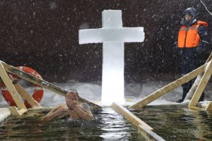 Нижегородцам рассказали о тонкостях купания в крещенскую ночь