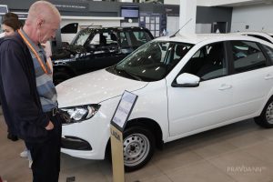 На 20% снизилась средняя стоимость нового автомобиля за&nbsp;год