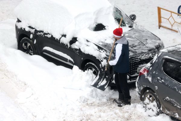 В Нижнем Новгороде борются с новыми аномальными снегопадами