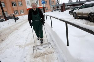 В Нижнем продолжают разгребать последствия снежной стихии