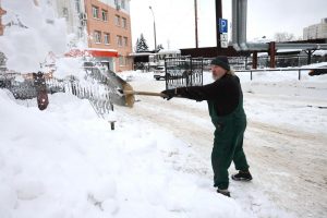 В Нижнем продолжают разгребать последствия снежной стихии